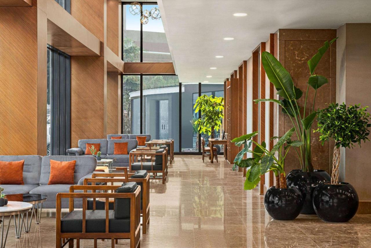 Ramada Plaza By Wyndham Samsun Exterior foto Lobby