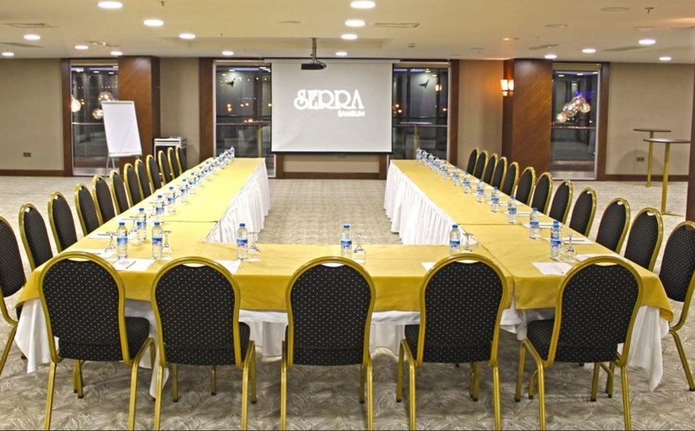 Ramada Plaza By Wyndham Samsun Exterior foto U-shaped table layout